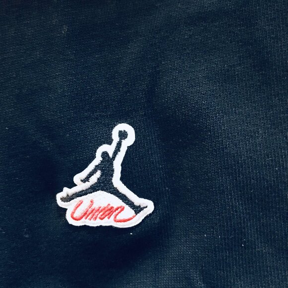 Jordan Navy Hoodie with Basketball Graphic - Picture 4 of 7